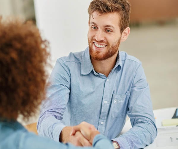 man-service-agreement_600x500 man-service-agreement_600x500